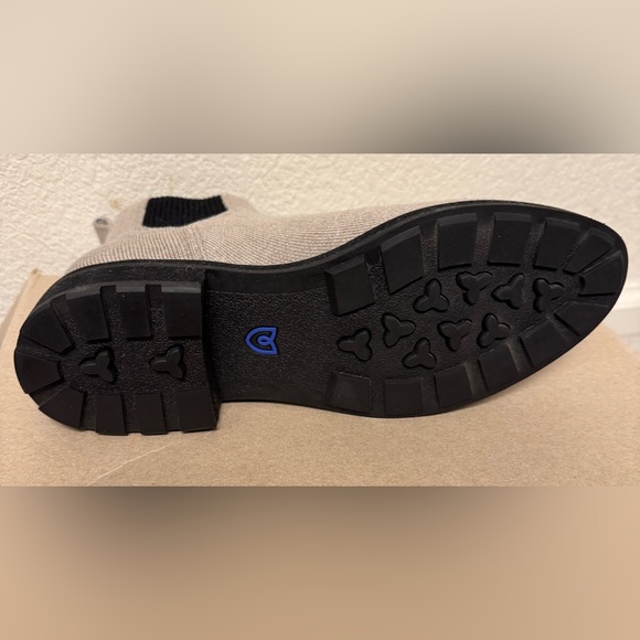 Rothy’s Lug Boot - Merino Wool Dove size 7.5 like new - Picture 3 of 8